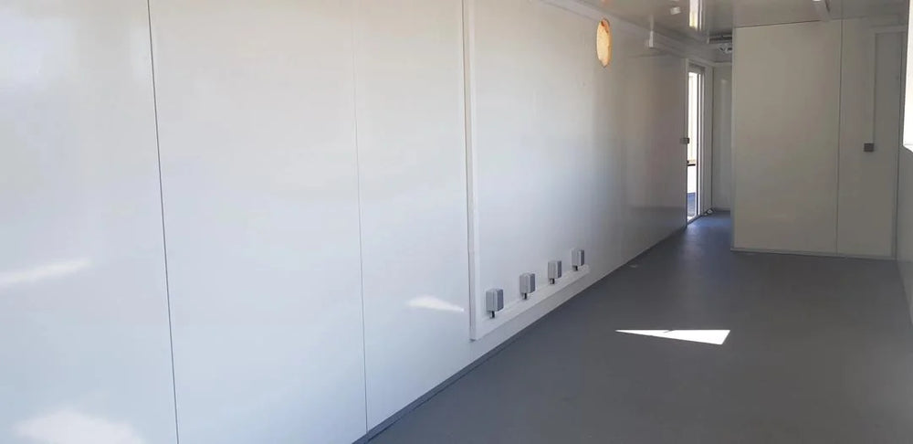 Chiosco Bar Modulare 27mq con Rivestimento in Legno 40 Piedi