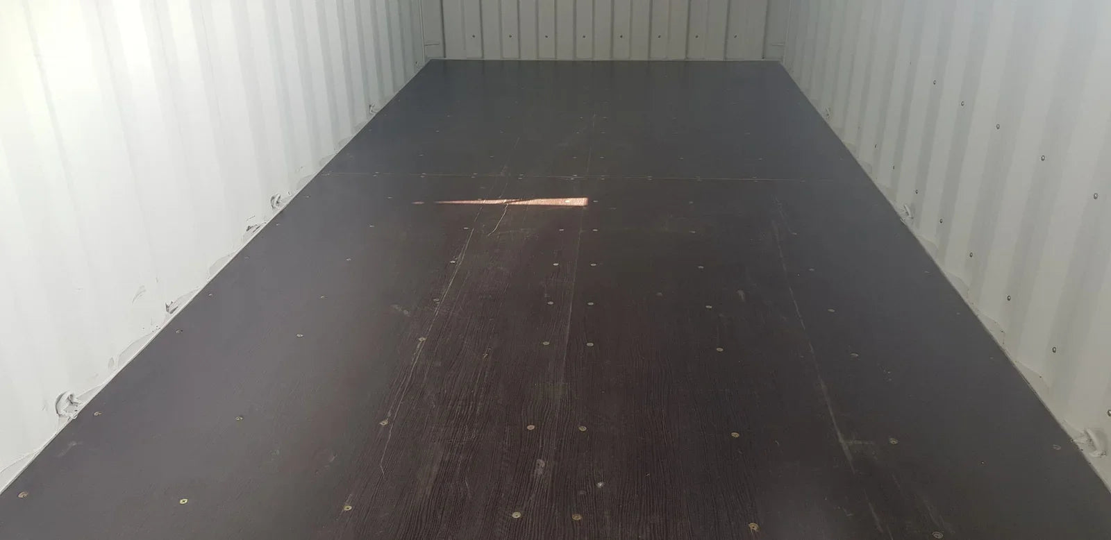 Chiosco Bar Modulare 27mq con Rivestimento in Legno 40 Piedi