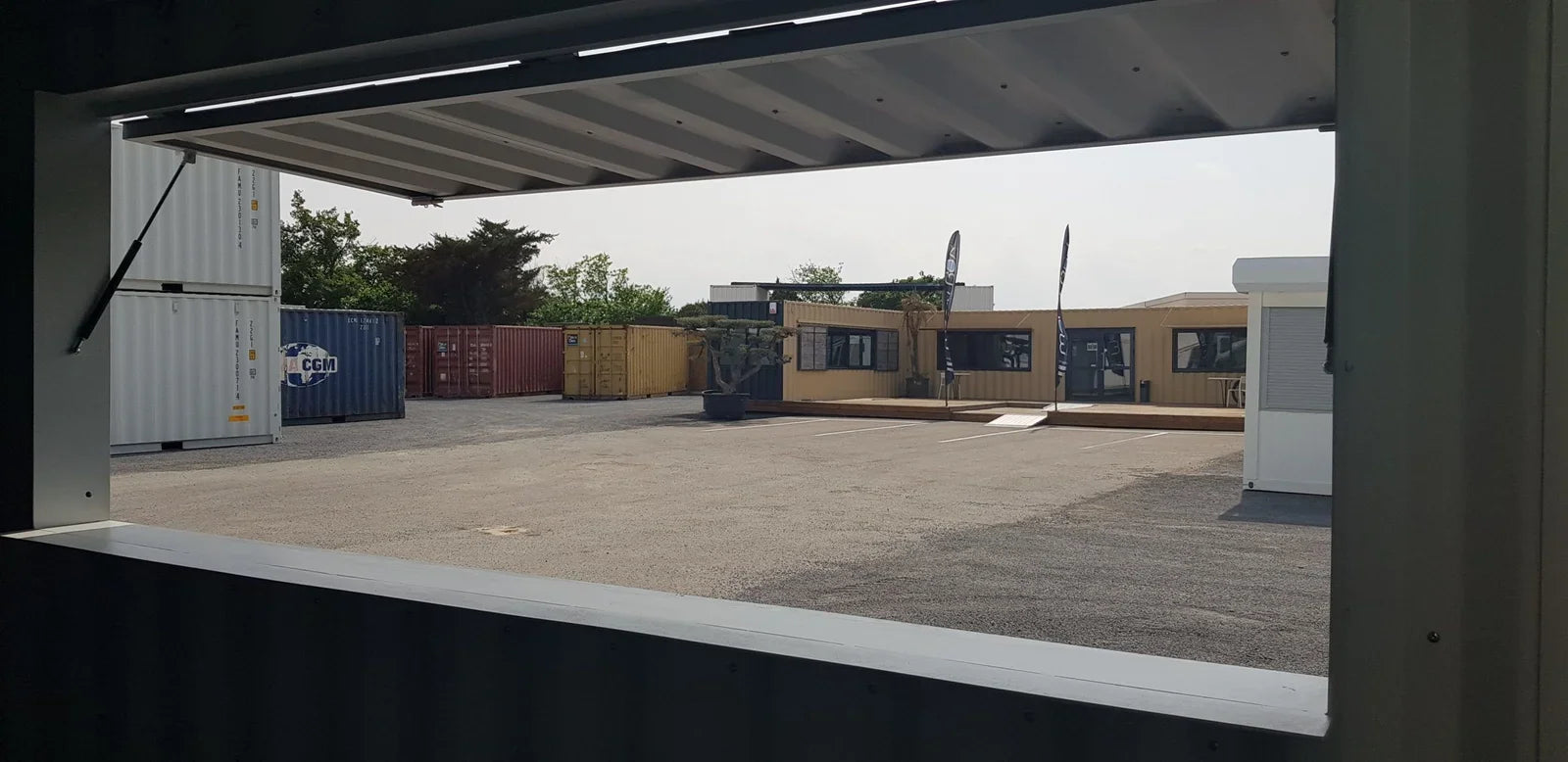 Chiosco Bar Modulare 27mq con Rivestimento in Legno 40 Piedi