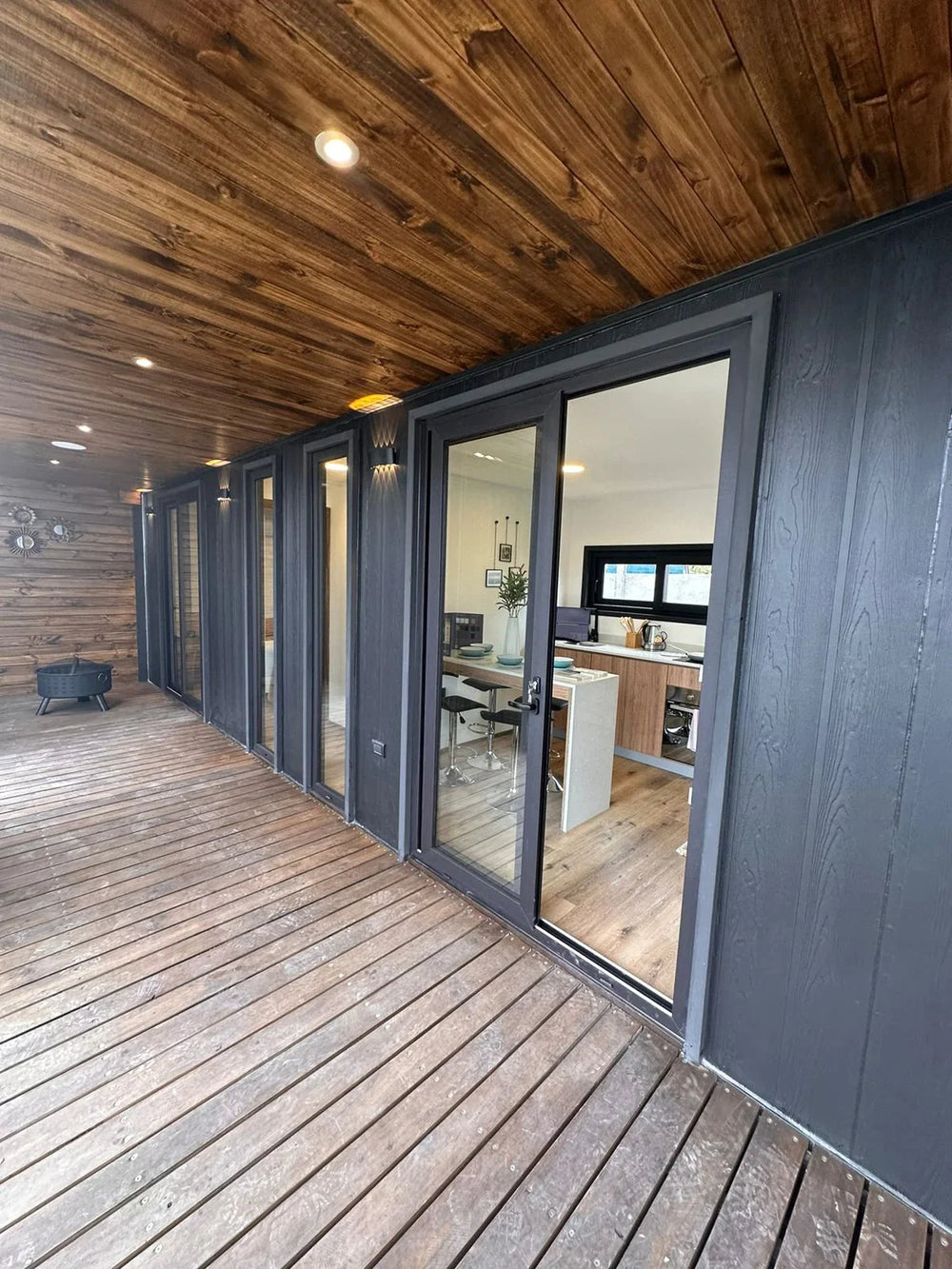 Modulo Abitativo "SURF BOX" 30 mq – Design Contemporaneo e Comfort Premium