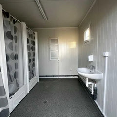 Unità Sanitaria Mobile Usata 14.8 mq con 6 Docce e Servizi Igienici Integrati