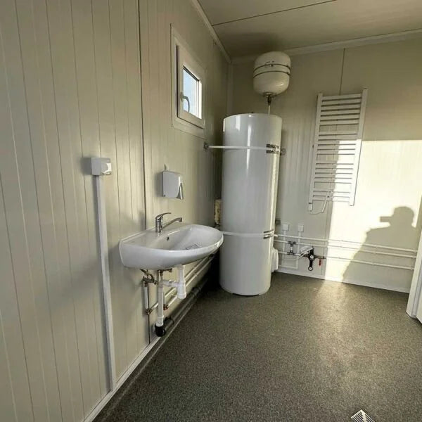 Unità Sanitaria Mobile Usata 14.8 mq con 6 Docce e Servizi Igienici Integrati